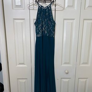 Windsor Deep green floor length formal dress. Worn once, in mint condition.